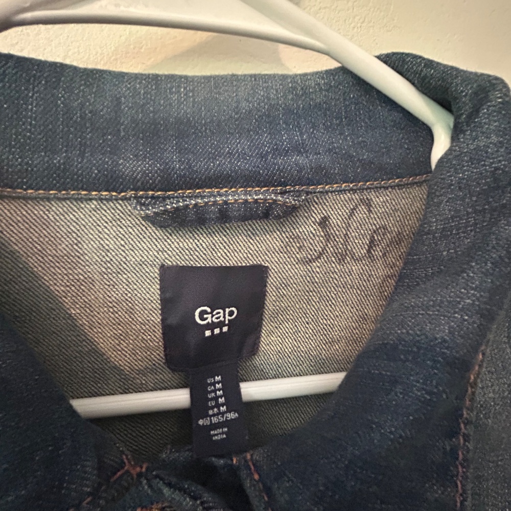Gap Jean Jacket Medium - image 3